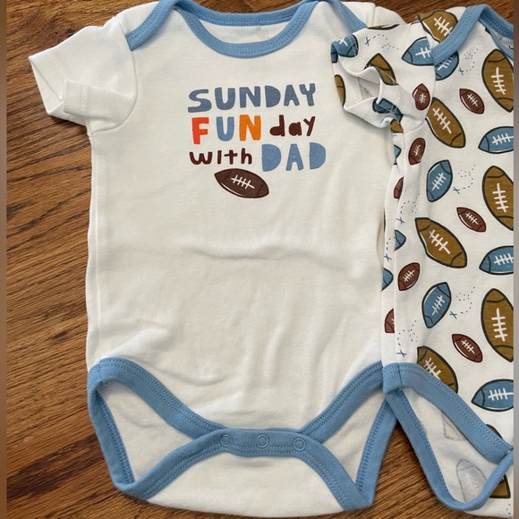 6-9M onesies - Picture 2 of 3